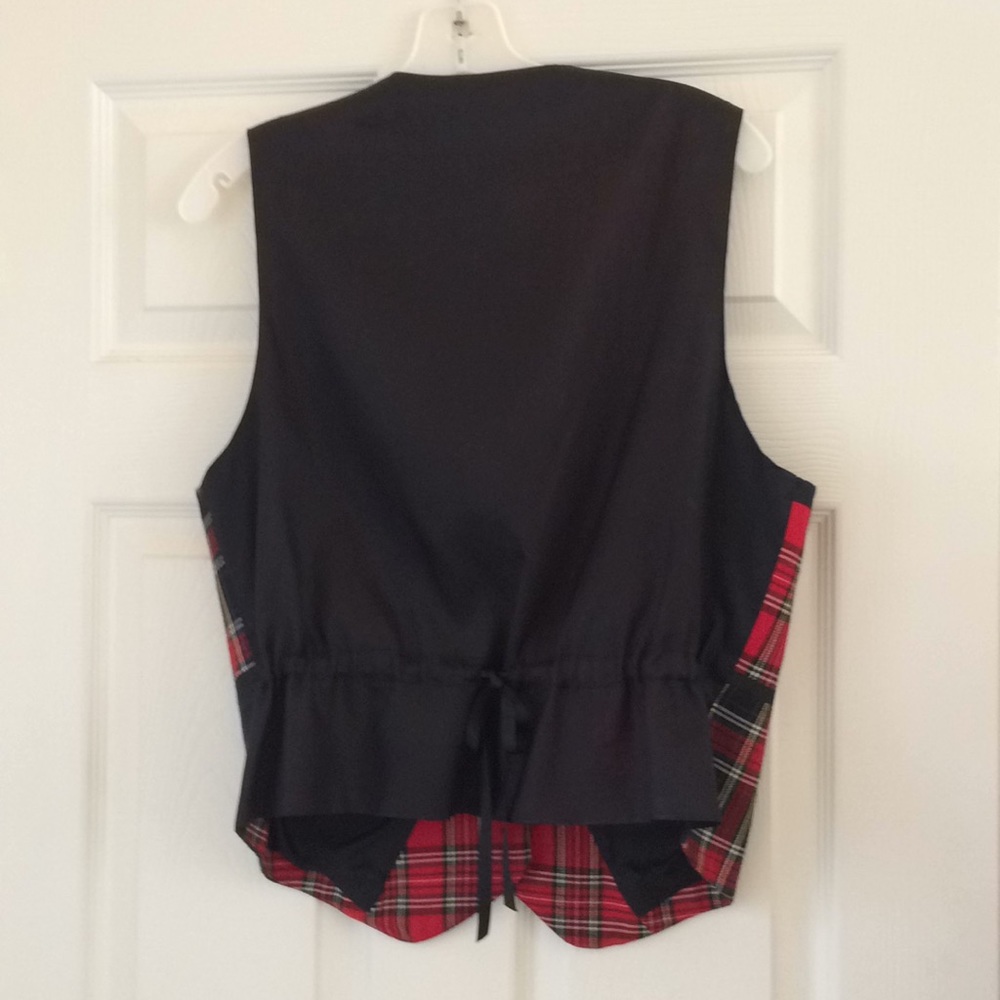 Talbot’s Vest - Picture 2 of 6